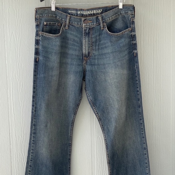 Old Navy Men's Famous Bootcut Jeans Size 36x32 - Picture 2 of 10